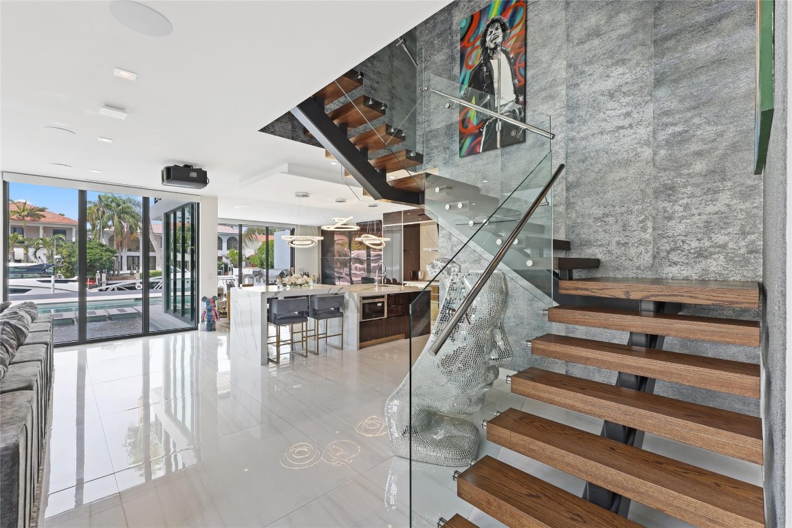 Venice 8-12 B - Residential