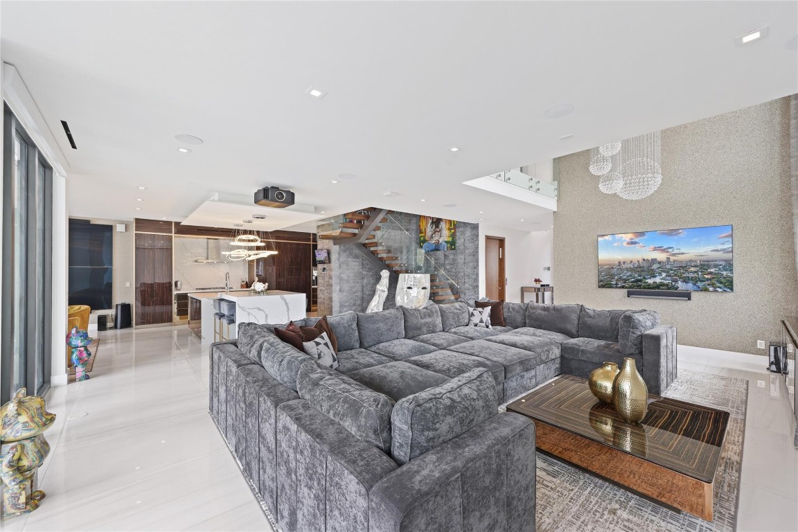 Venice 8-12 B - Residential