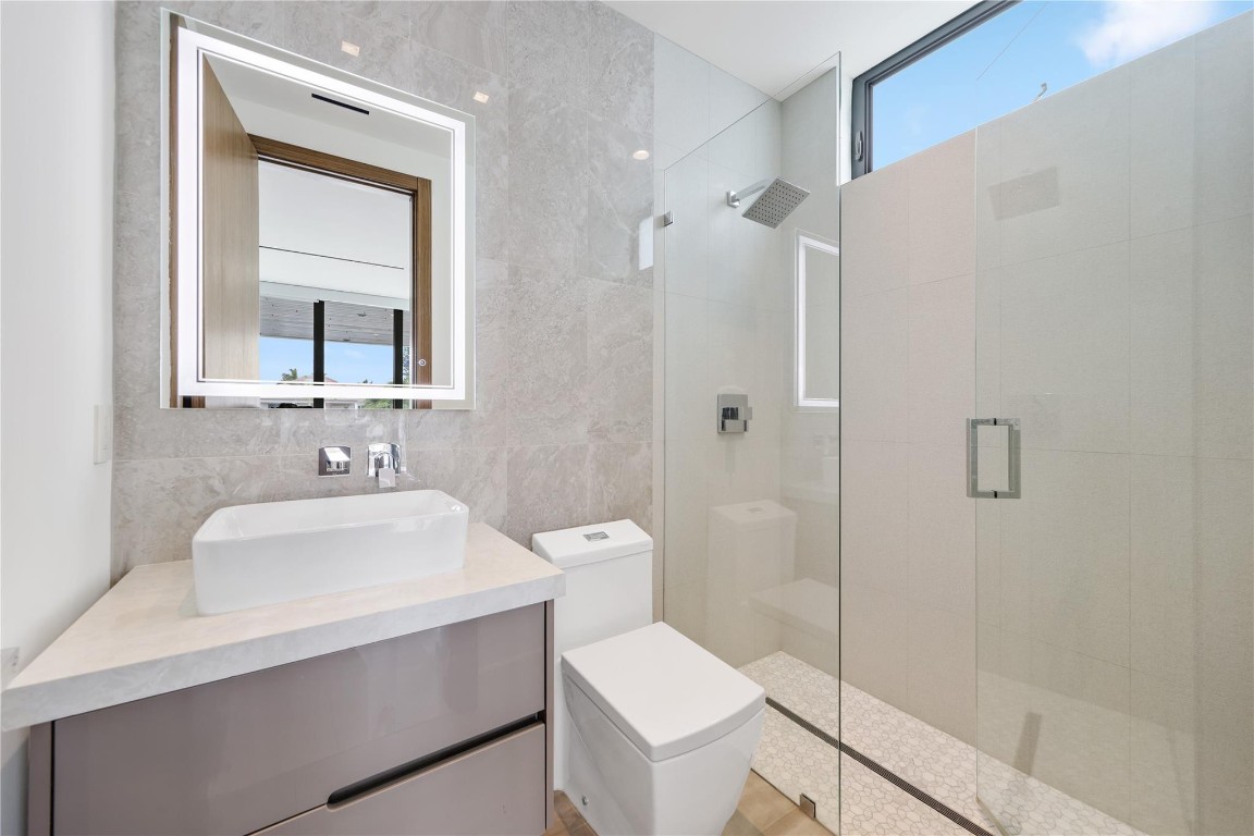 Venice 8-12 B - Residential