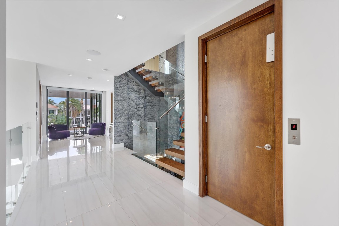 Venice 8-12 B - Residential