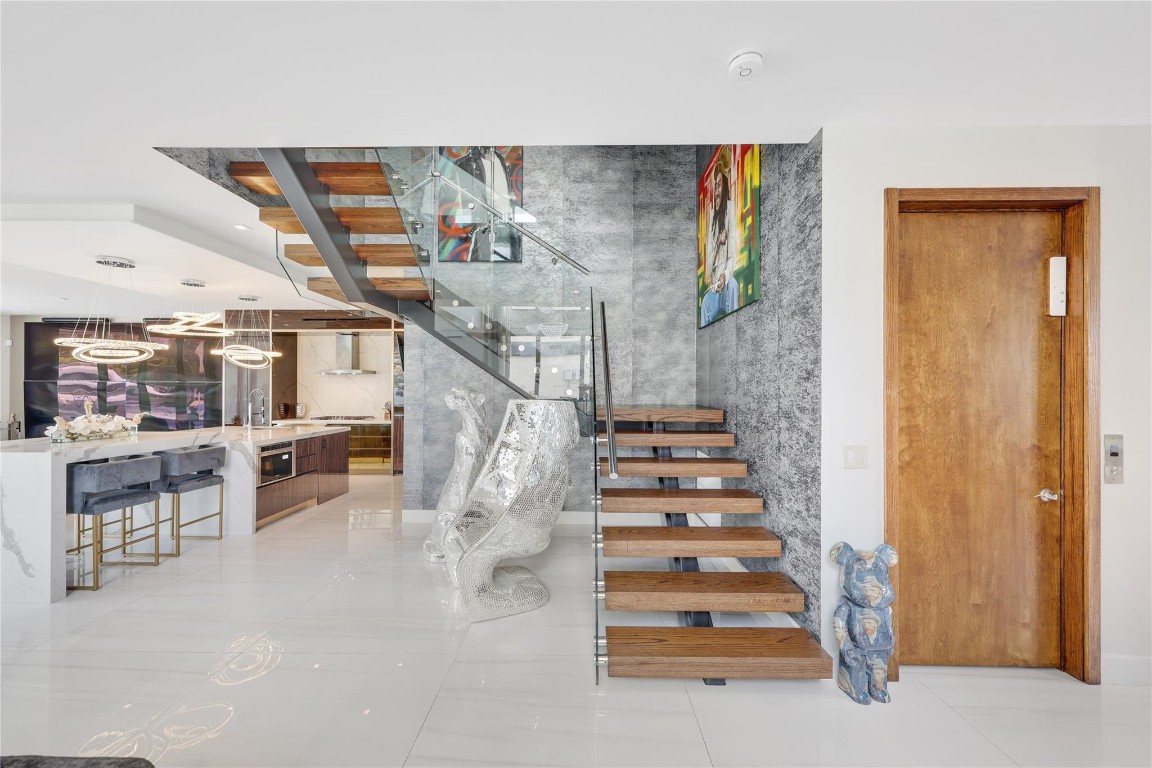 Venice 8-12 B - Residential