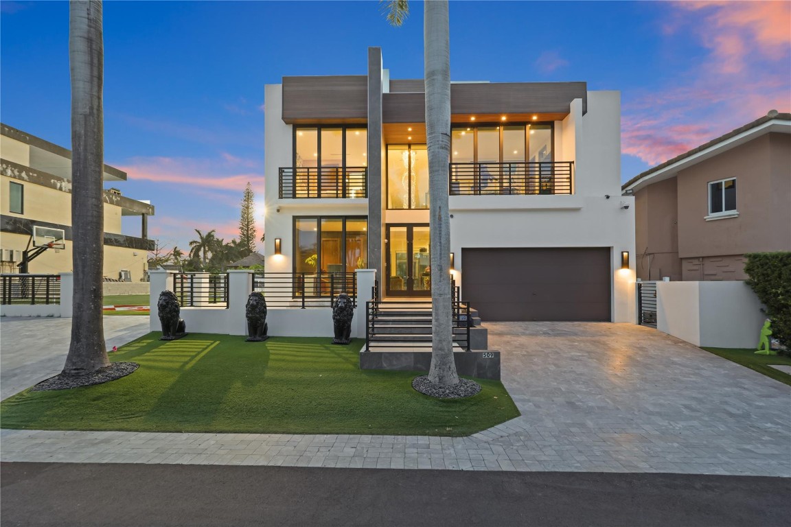 Venice 8-12 B - Residential