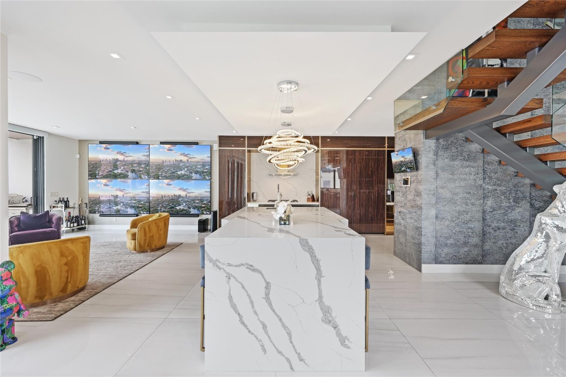 Venice 8-12 B - Residential