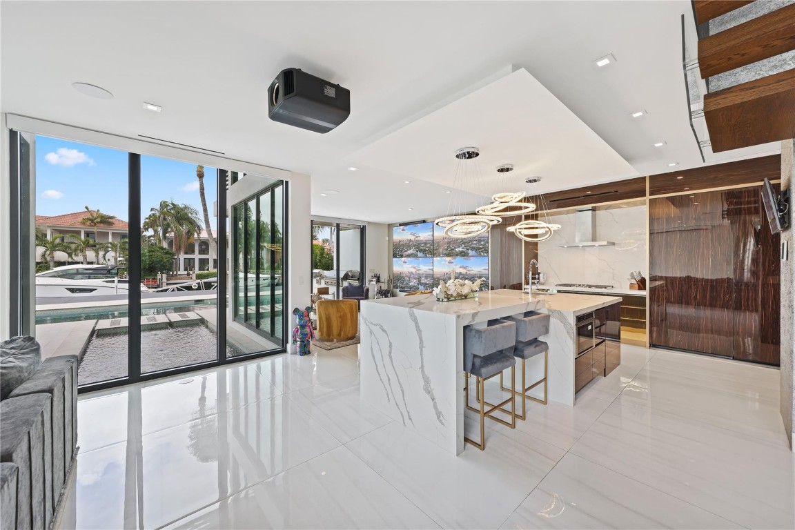 Venice 8-12 B - Residential