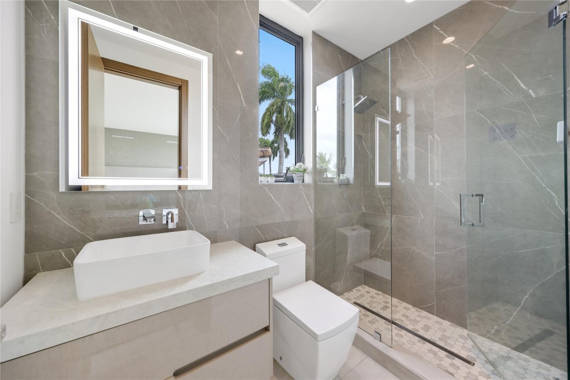 Venice 8-12 B - Residential