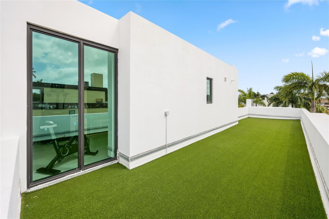 Venice 8-12 B - Residential