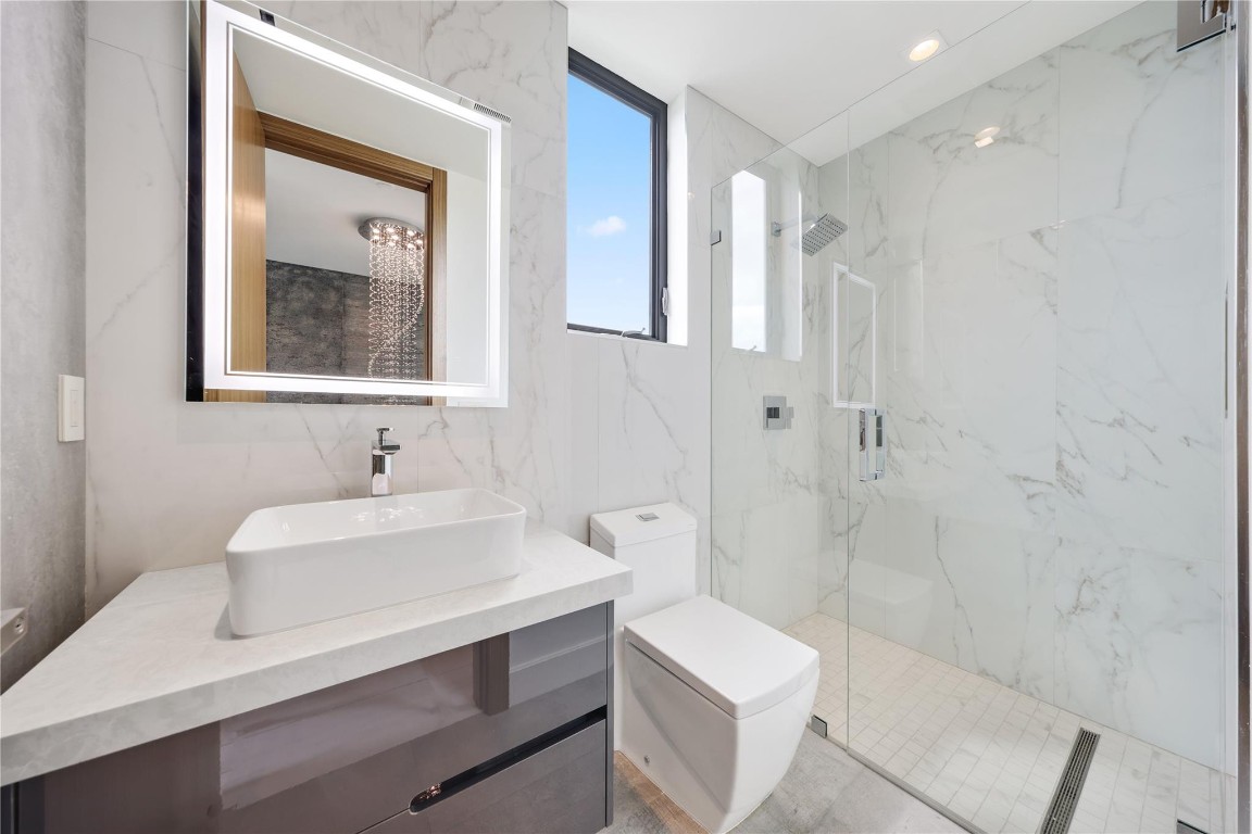 Venice 8-12 B - Residential