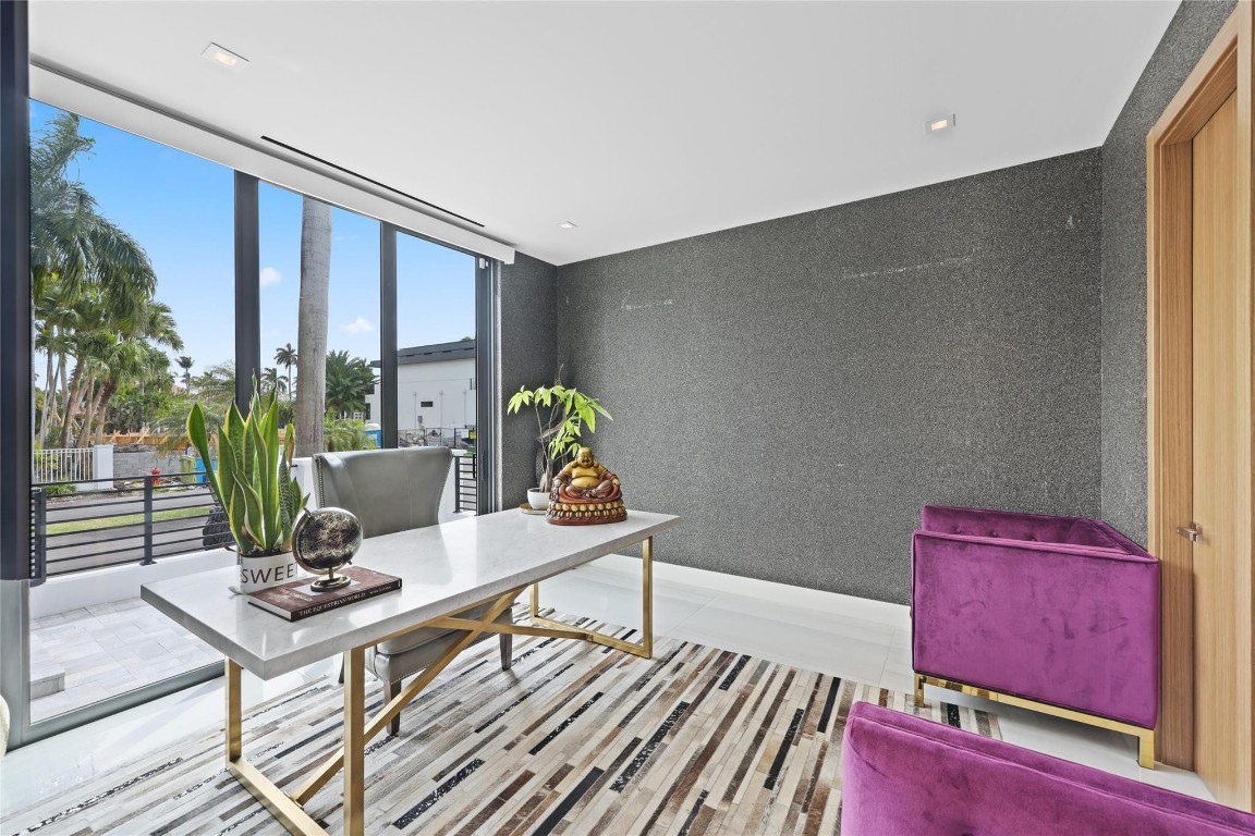 Venice 8-12 B - Residential