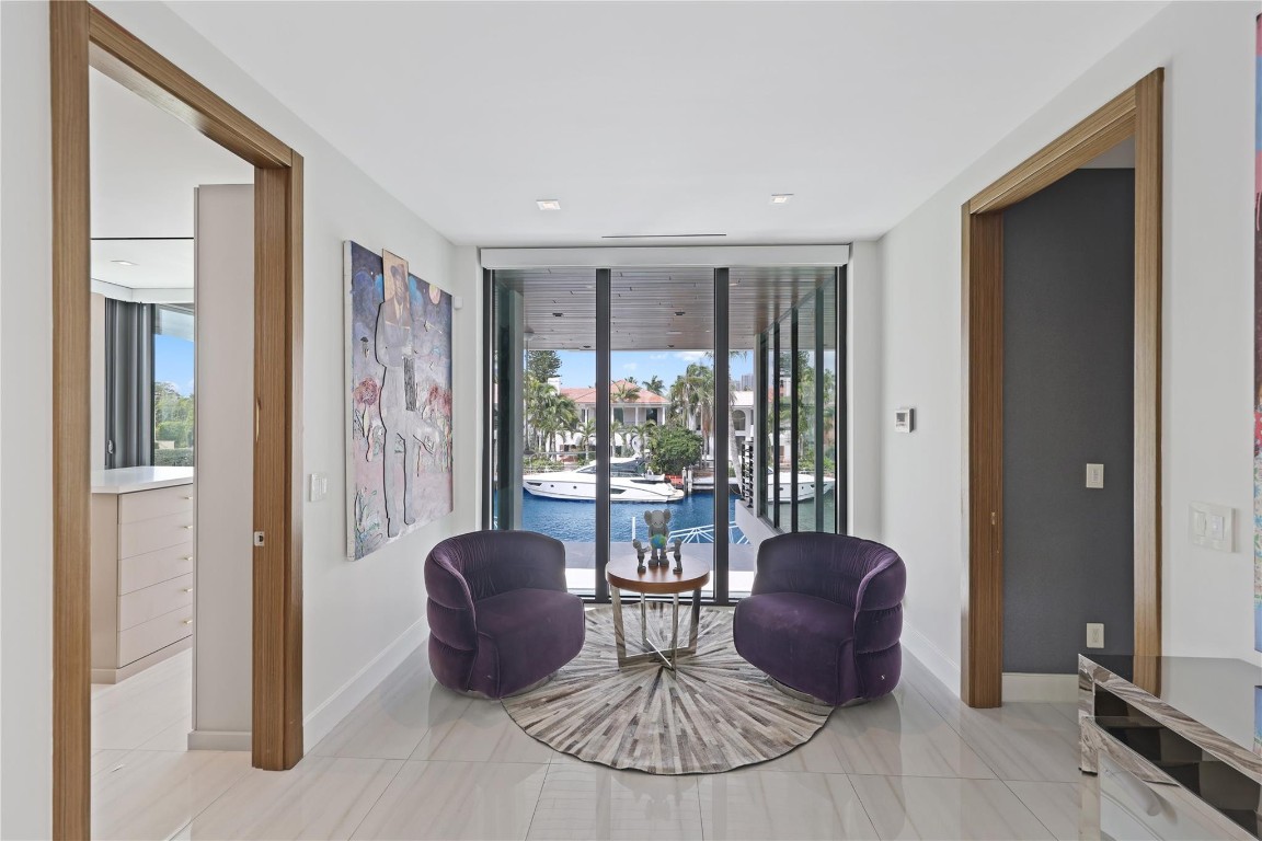 Venice 8-12 B - Residential