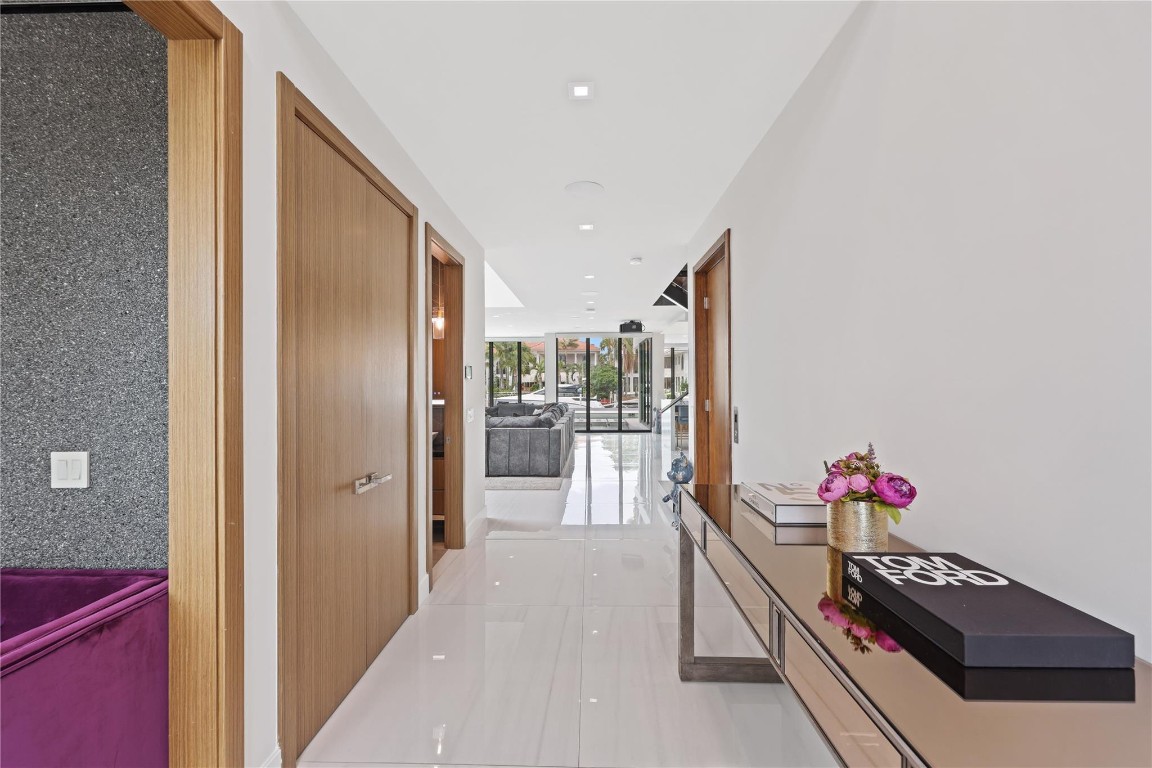 Venice 8-12 B - Residential