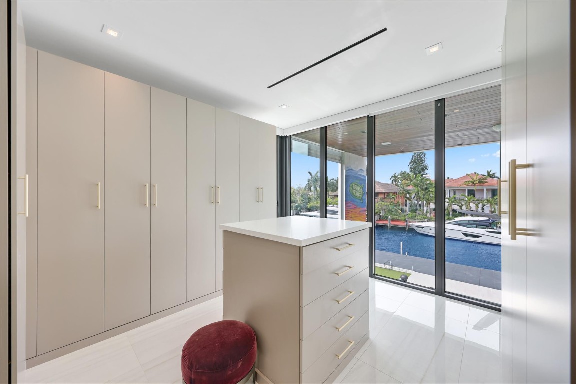 Venice 8-12 B - Residential