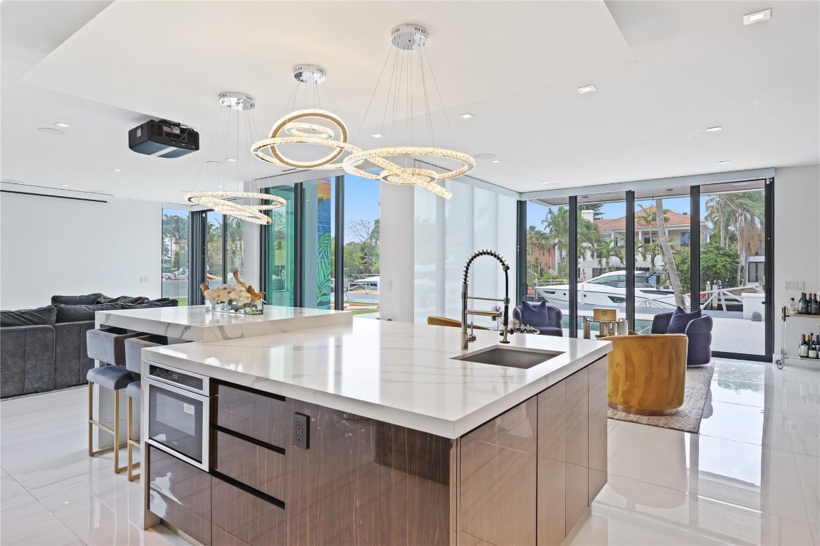 Venice 8-12 B - Residential