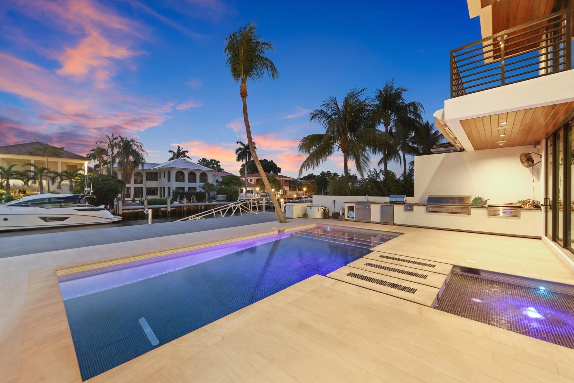 Venice 8-12 B - Residential