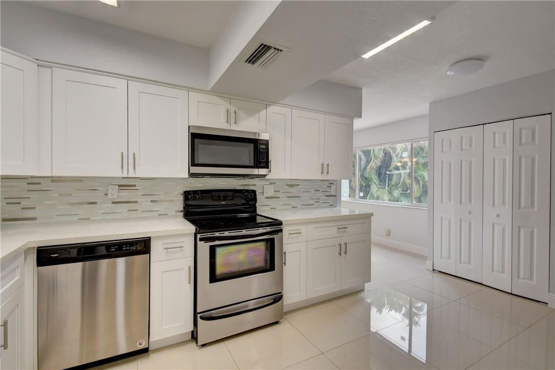 Fleetwood Manor 47-28 B - Residential