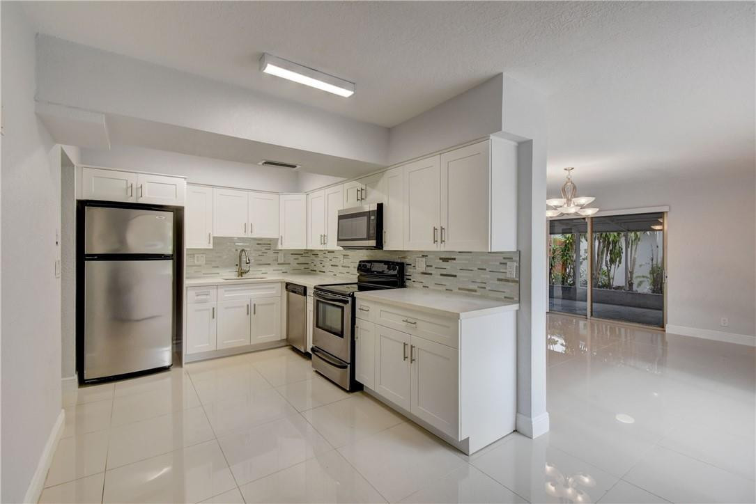 Fleetwood Manor 47-28 B - Residential