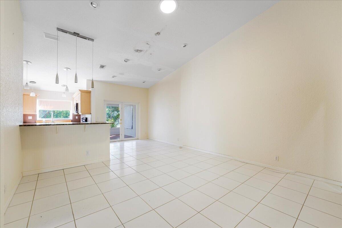 FLORAL LAKES 1 - Residential