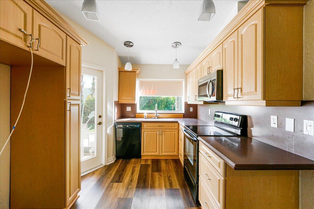 6126 Lake Hibiscus Drive
