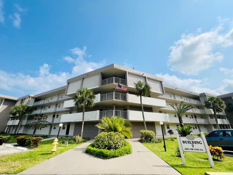 Condominium in Fort Lauderdale FL 2801 47th Ter Ter.jpg