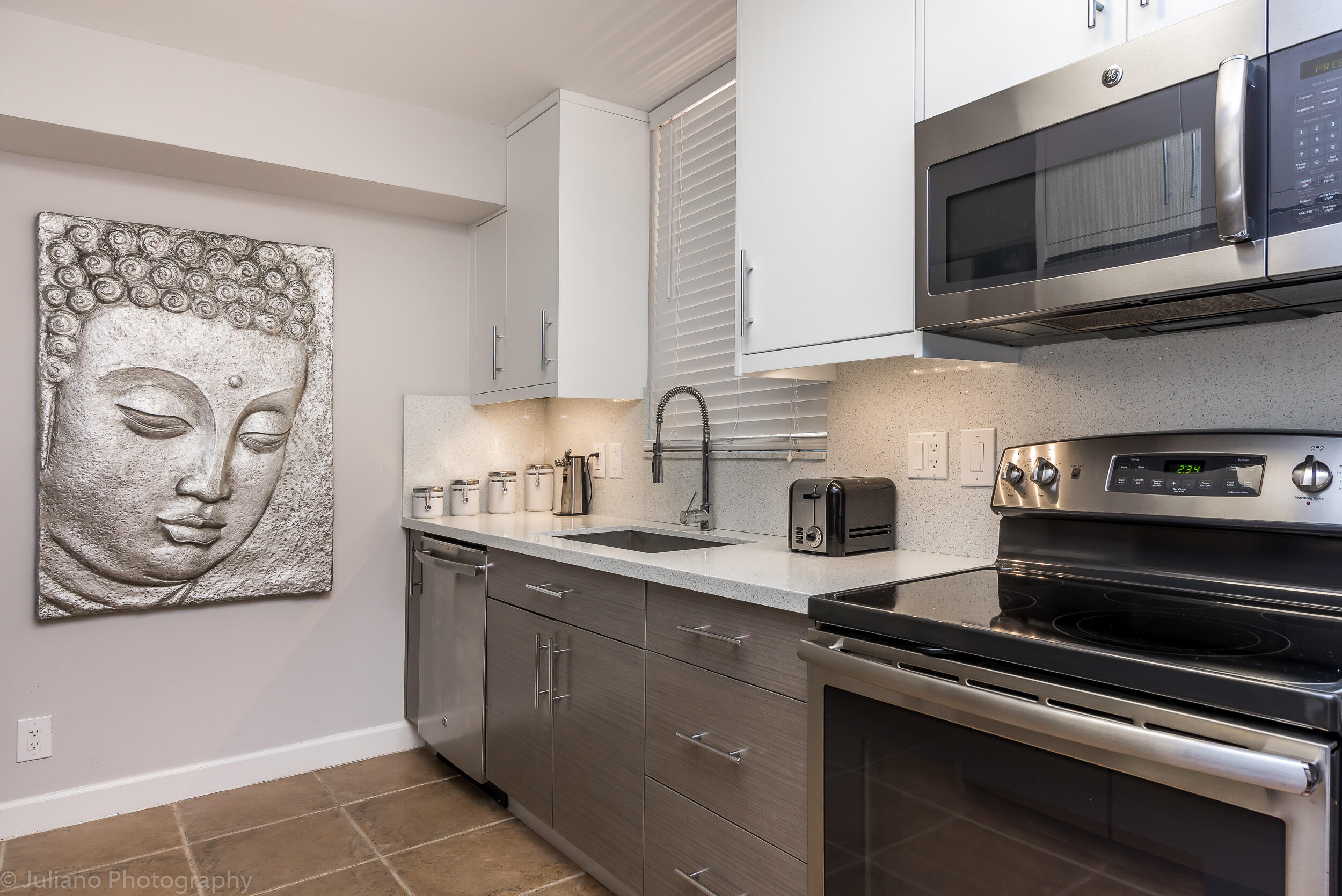 LAVERS DELRAY RACQUET CLUB CONDO - Residential Lease