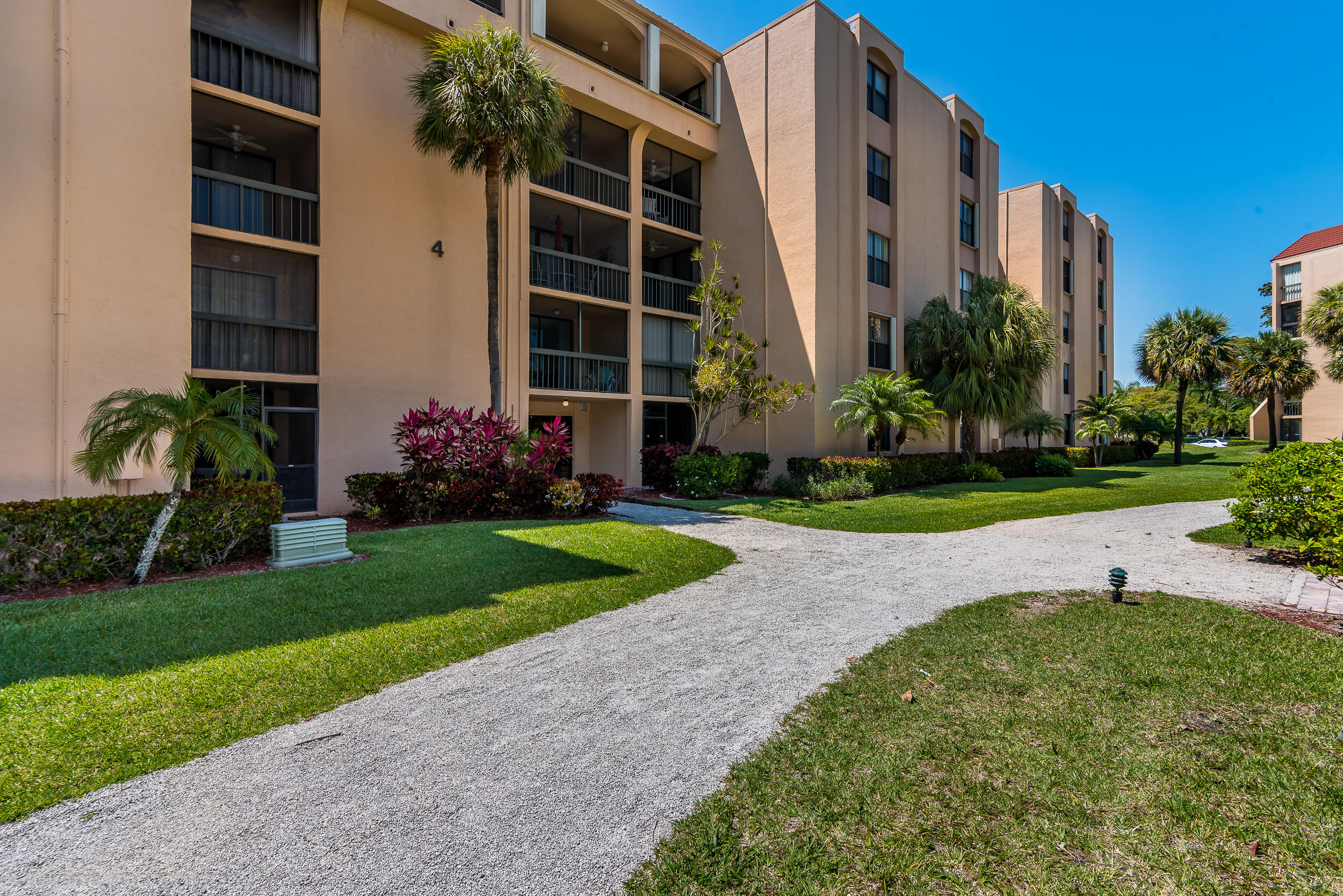 LAVERS DELRAY RACQUET CLUB CONDO - Residential Lease