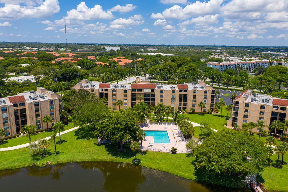 LAVERS DELRAY RACQUET CLUB CONDO - Residential Lease