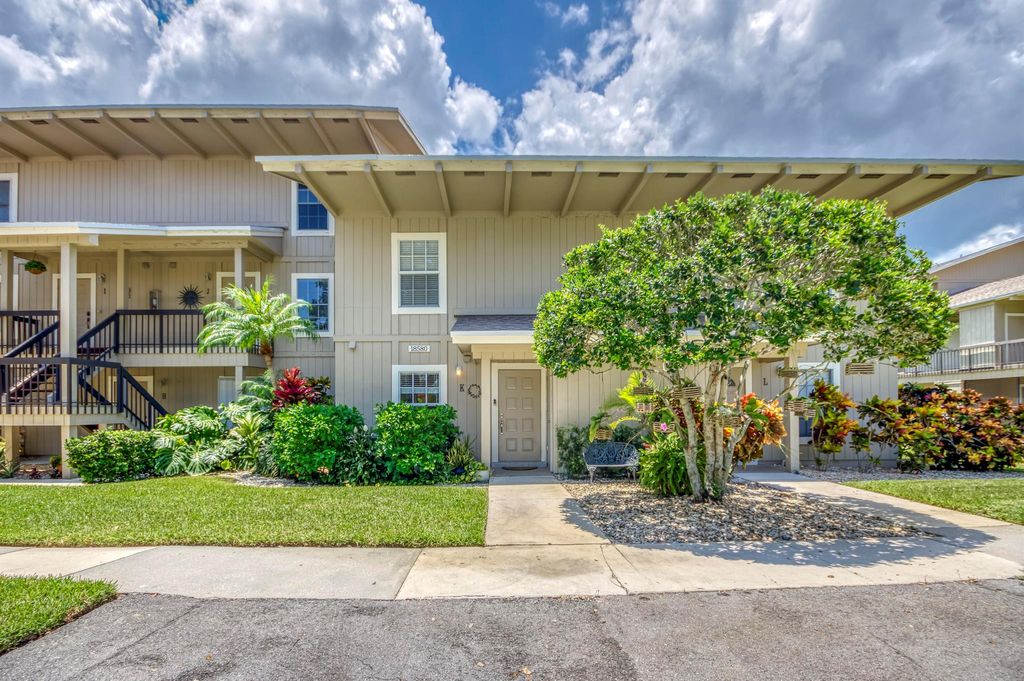 Photo of 18580 SE Wood Haven Lane #K, Jupiter, FL 33469 (MLS # R11112659)