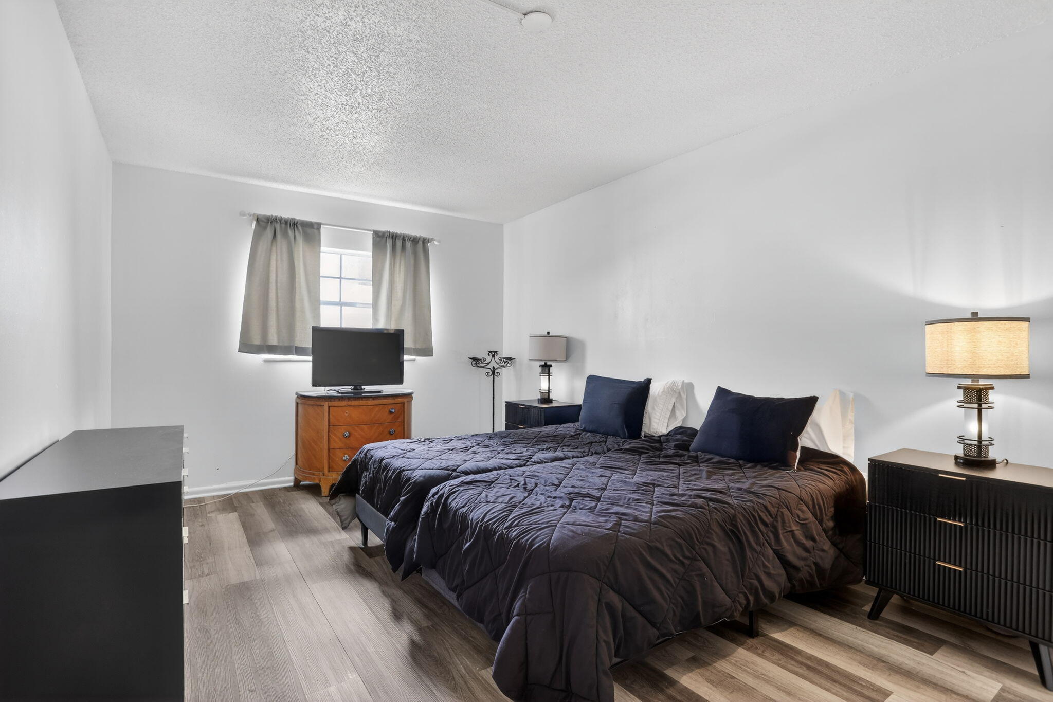 MEADOWS CONDO - Residential