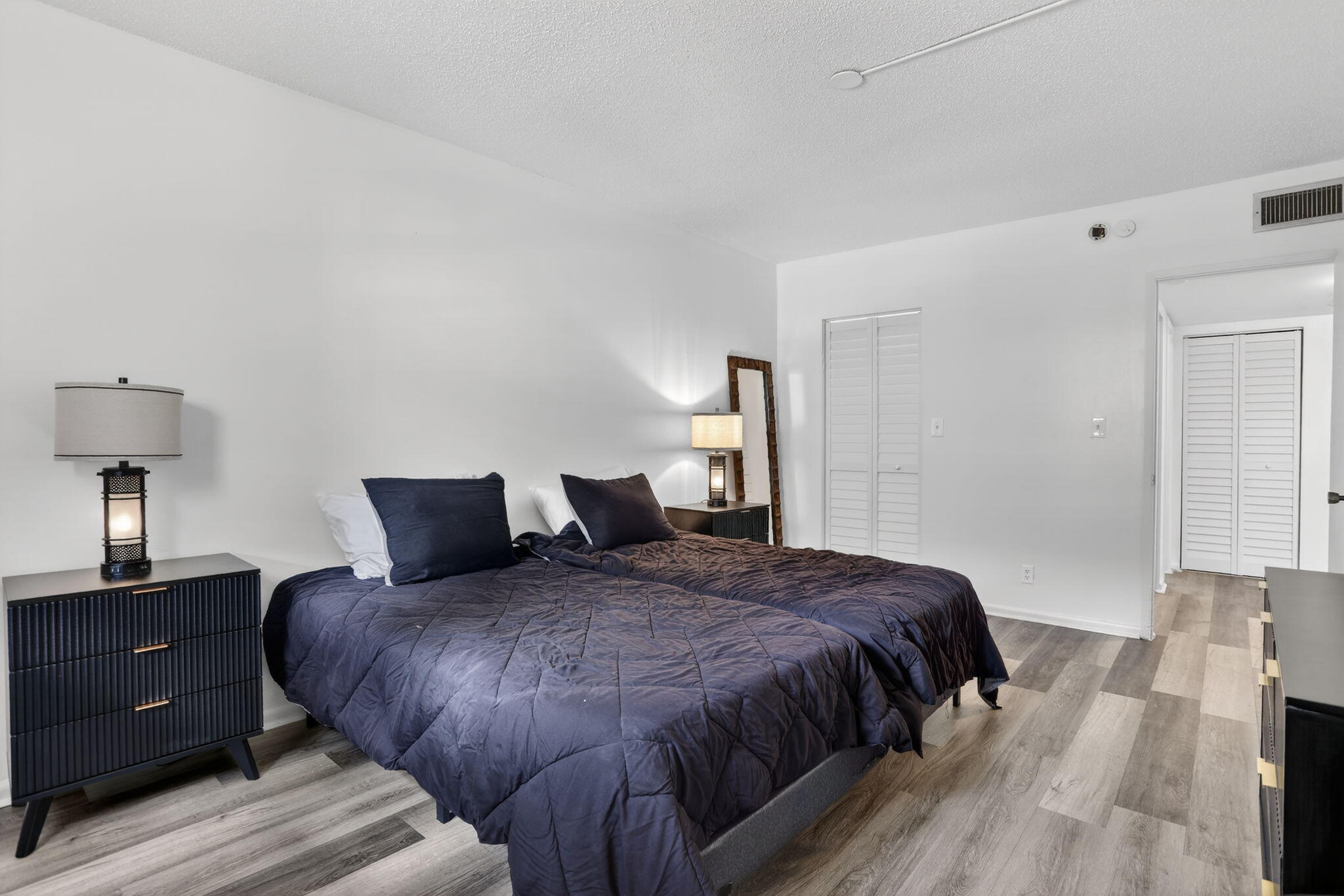 MEADOWS CONDO - Residential