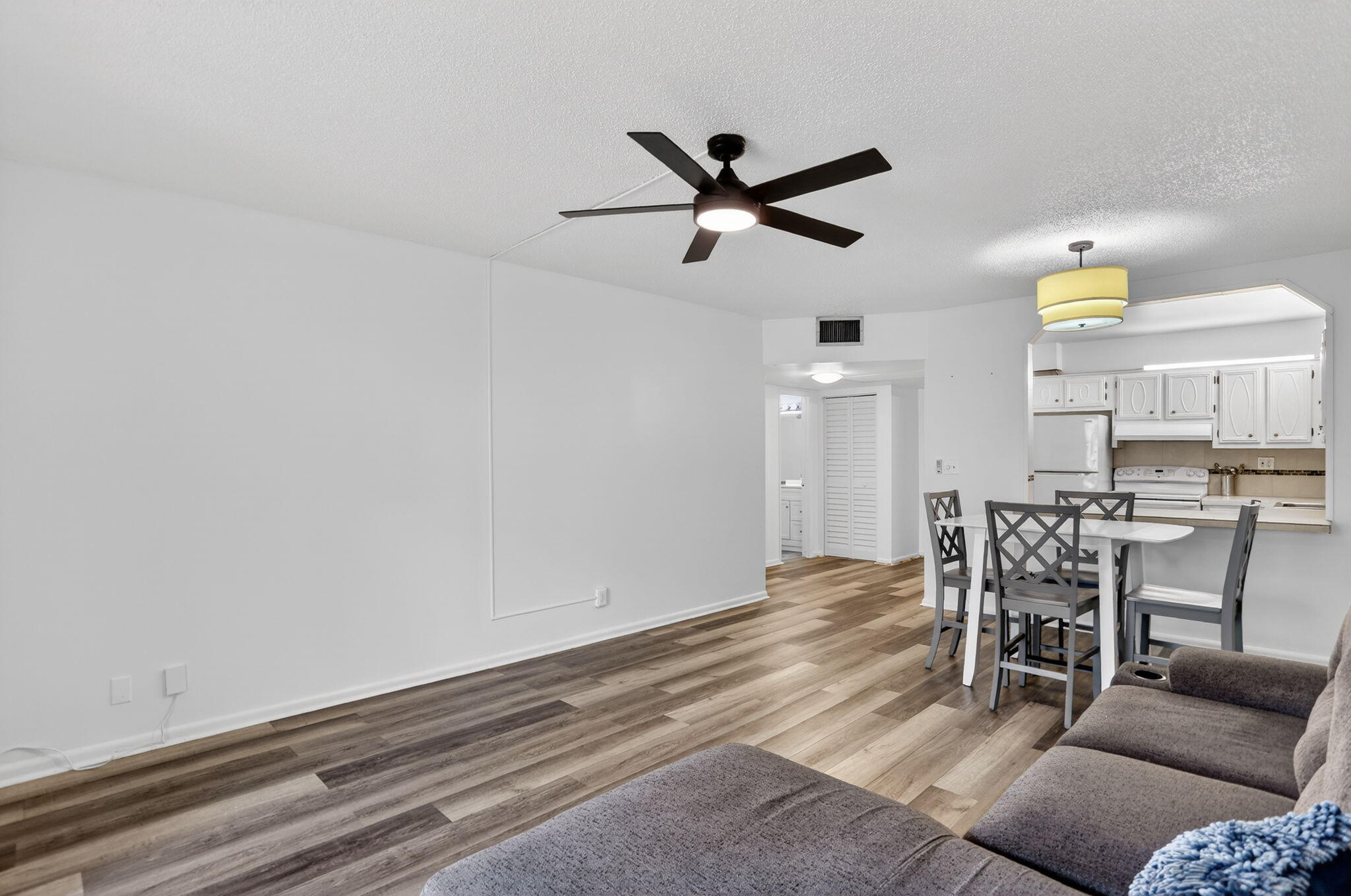 MEADOWS CONDO - Residential