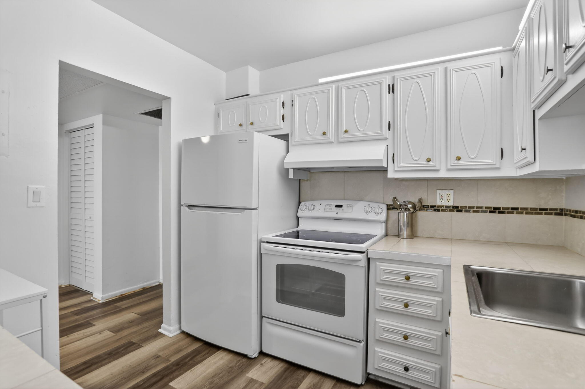 MEADOWS CONDO - Residential