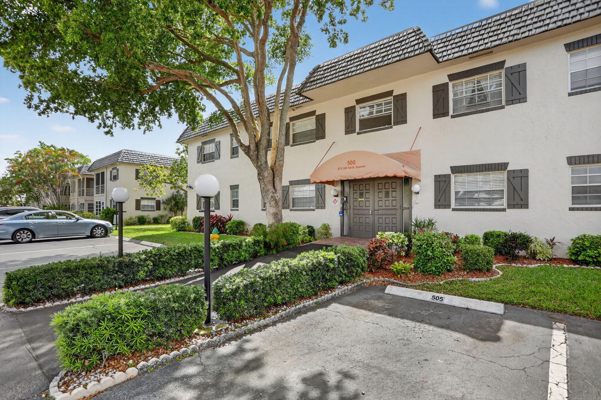 MEADOWS CONDO - Residential