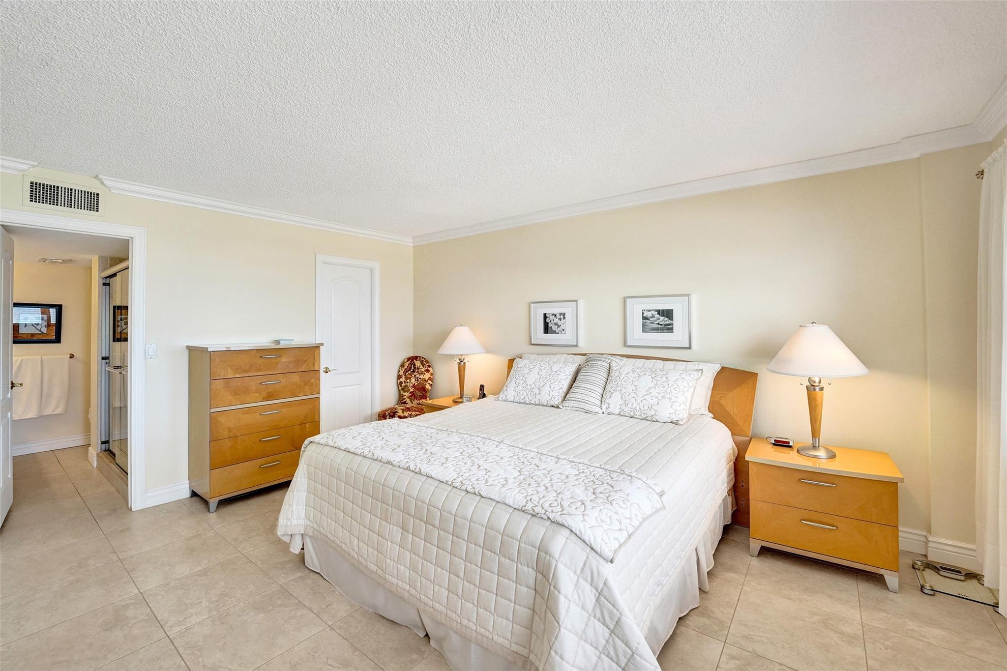 Sea Monarch - Residential