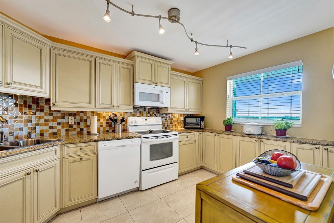 Sea Monarch - Residential