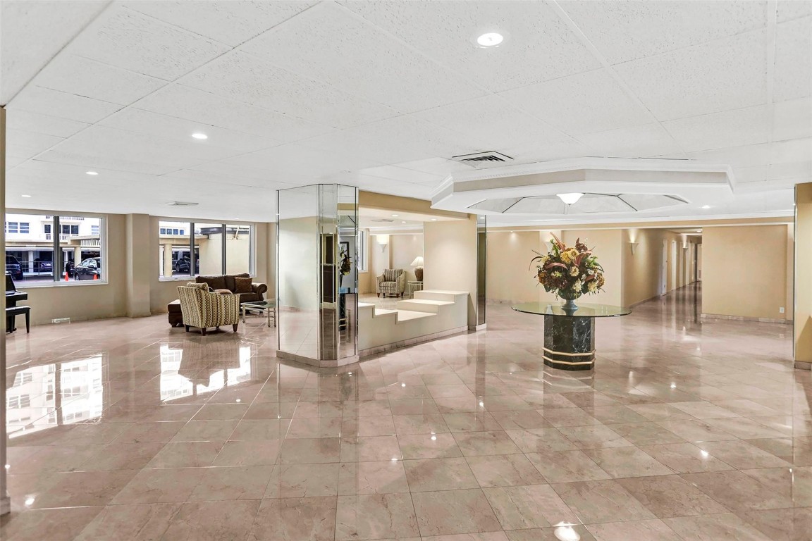 Sea Monarch - Residential