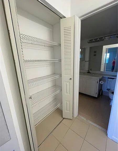 Rolling Hills Golf & Tenn - Residential