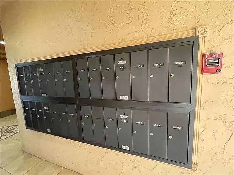 Rolling Hills Golf & Tenn - Residential