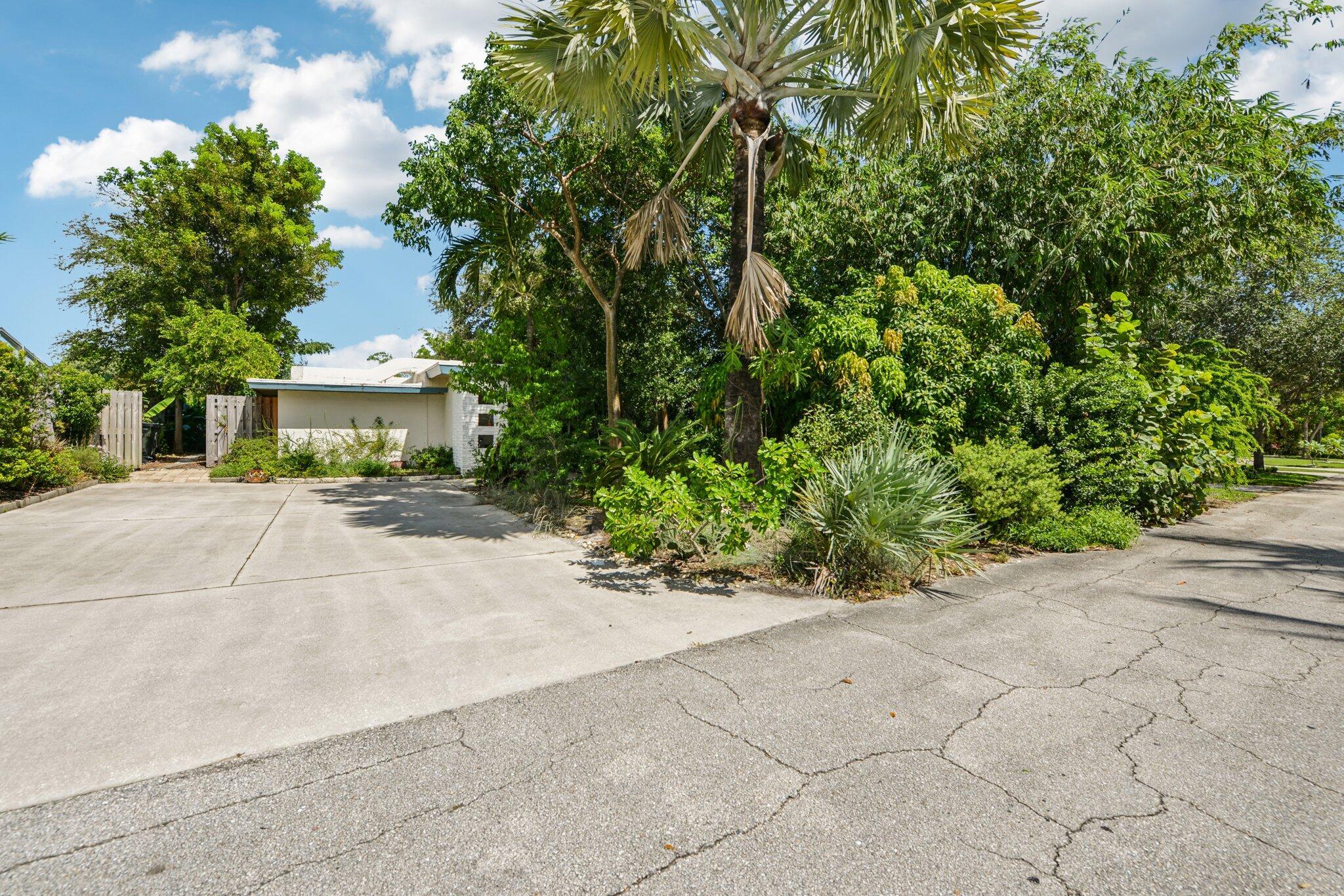 221 NE 17th Street