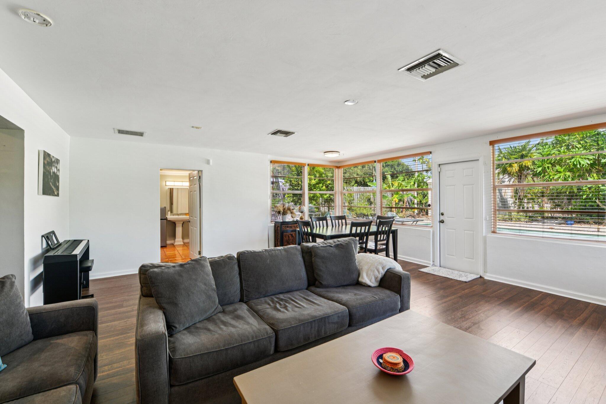 PLUMOSA PARK SEC A, B AND - Residential