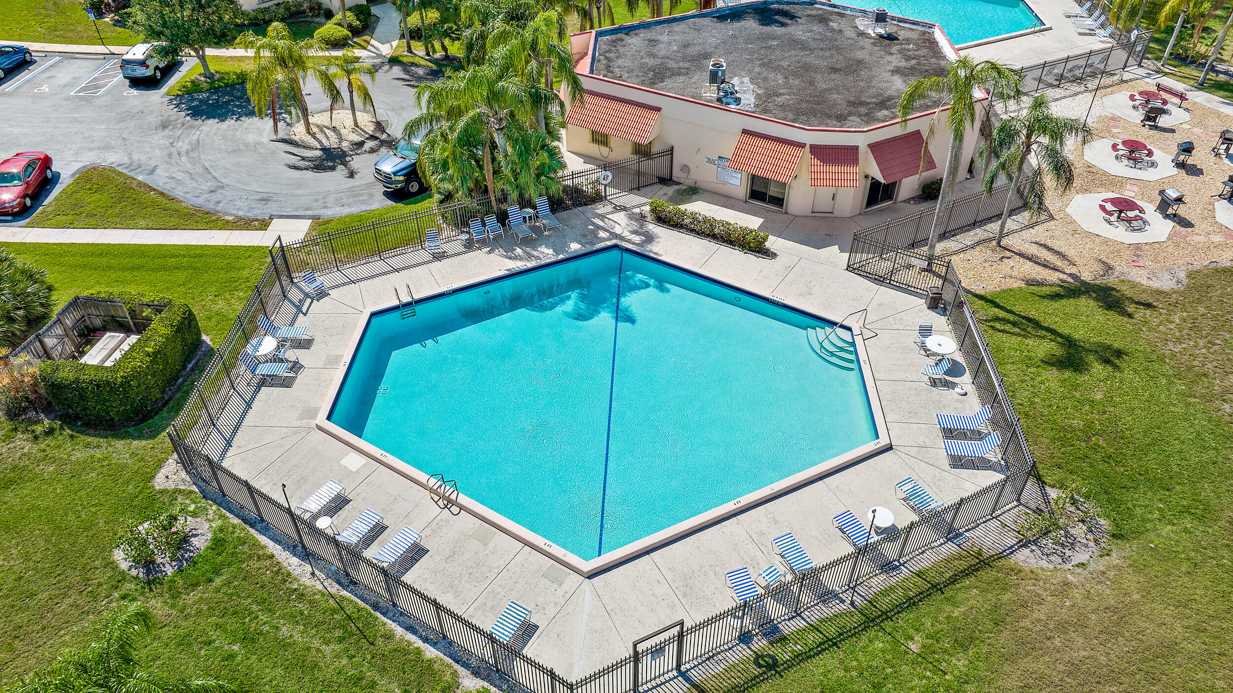 SAVANNAS CLUB CONDO - Residential