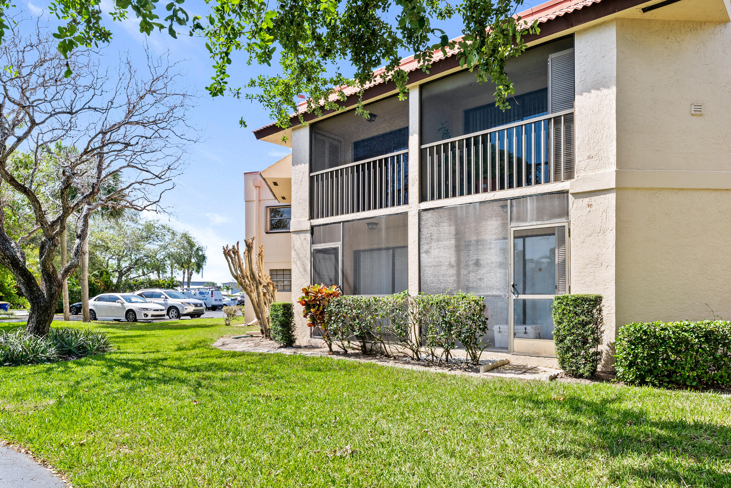 SAVANNAS CLUB CONDO - Residential