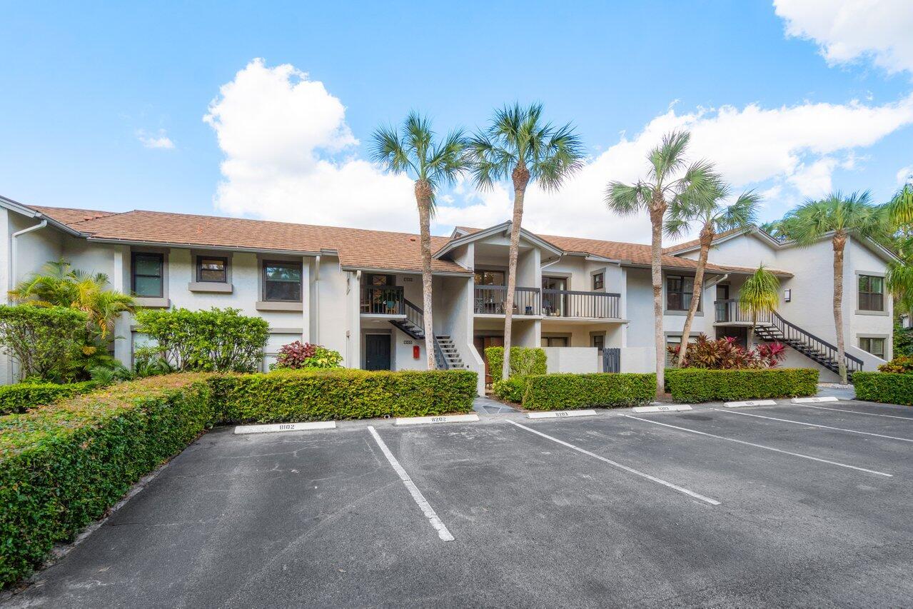 Do not miss the opportunity to purchase this completely renovated condo located in the prestigious Palm Beach Polo and Country Club. Located in walking distance to the community restaurants, dog park, fitness center, tennis and pickle ball courts. Furnishings are negotiable.