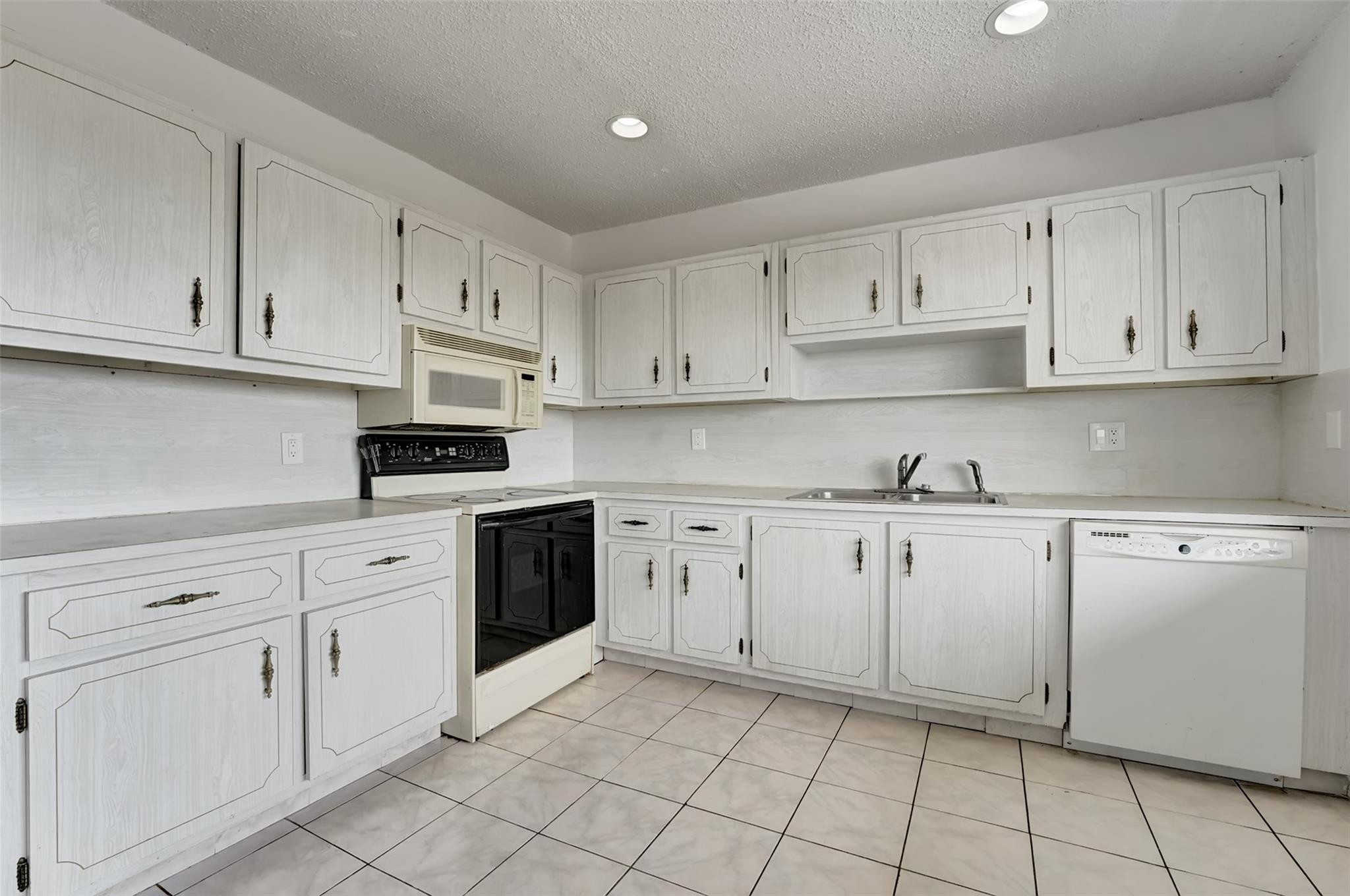 MARINER IV CONDO - Residential