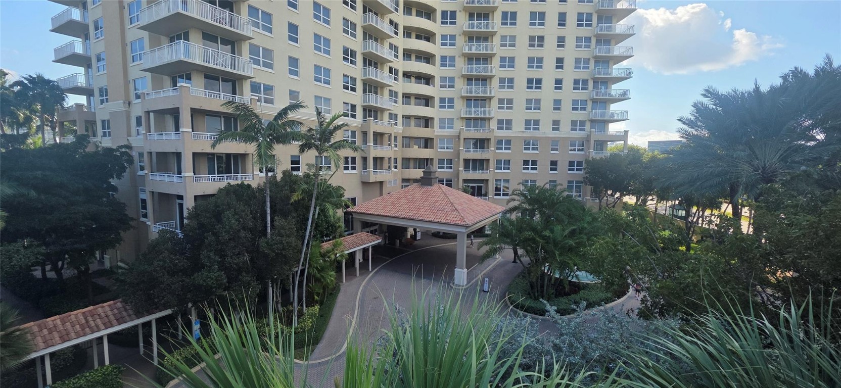 TURNBERRY ON THE GREEN - Residential