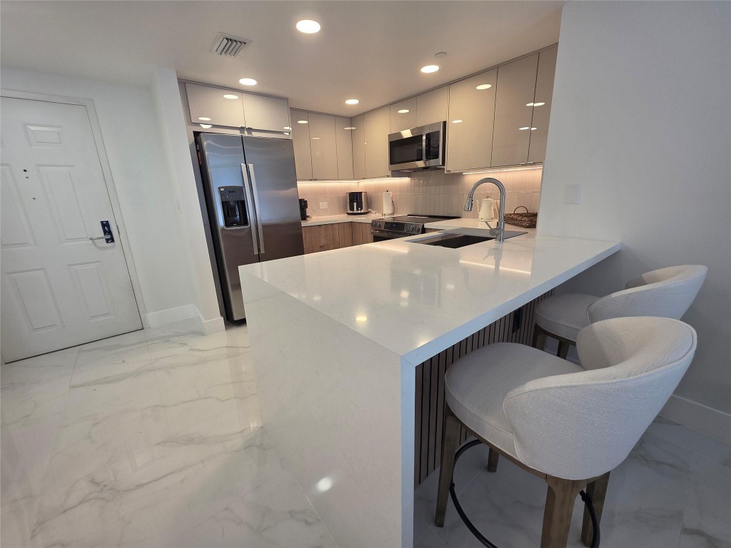 TURNBERRY ON THE GREEN - Residential