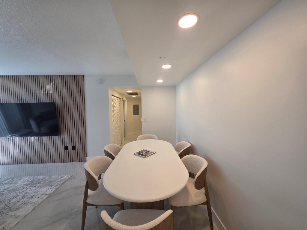 TURNBERRY ON THE GREEN - Residential