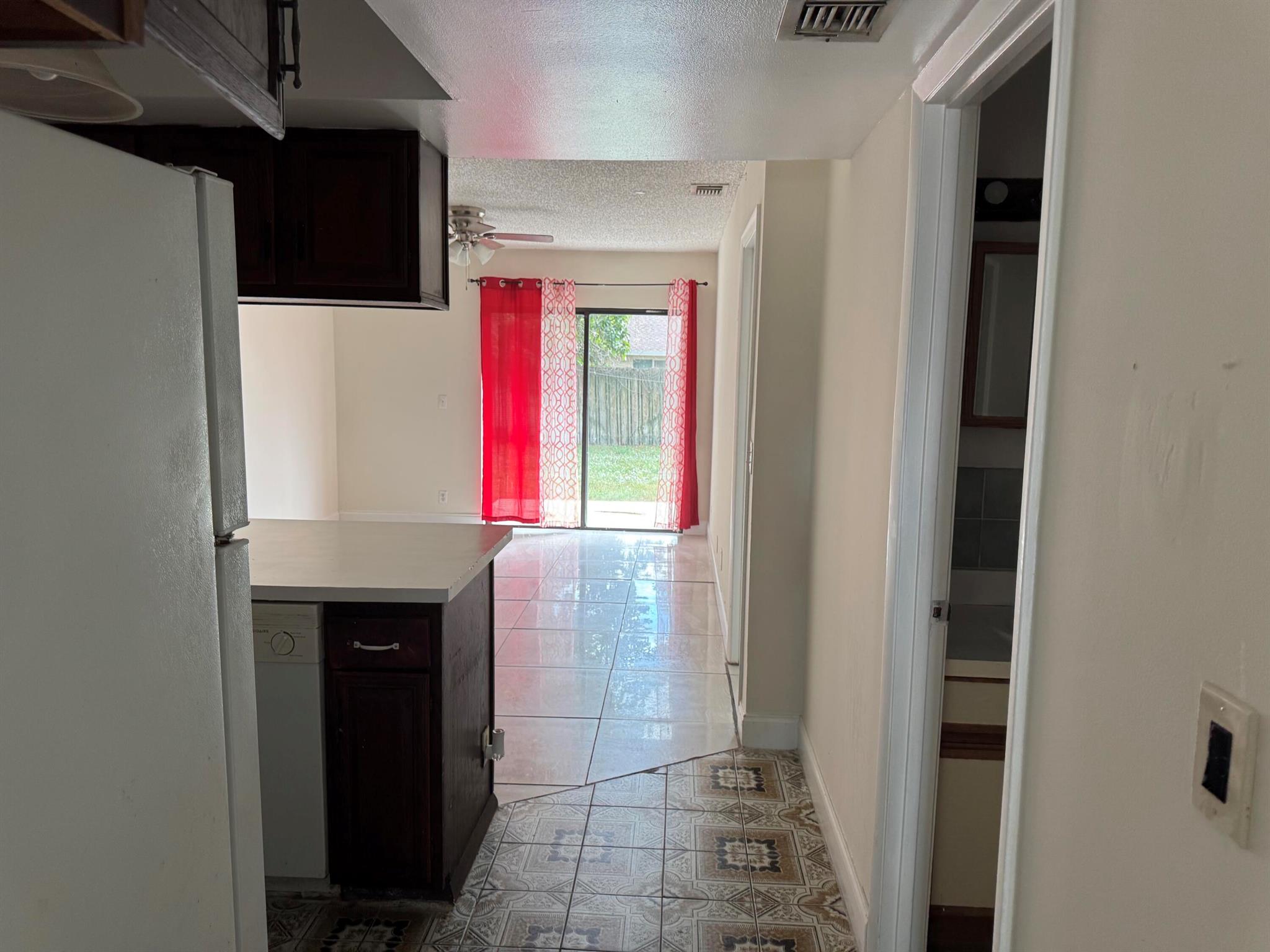 SUGAR POND MANOR OF WELLI - Residential Lease