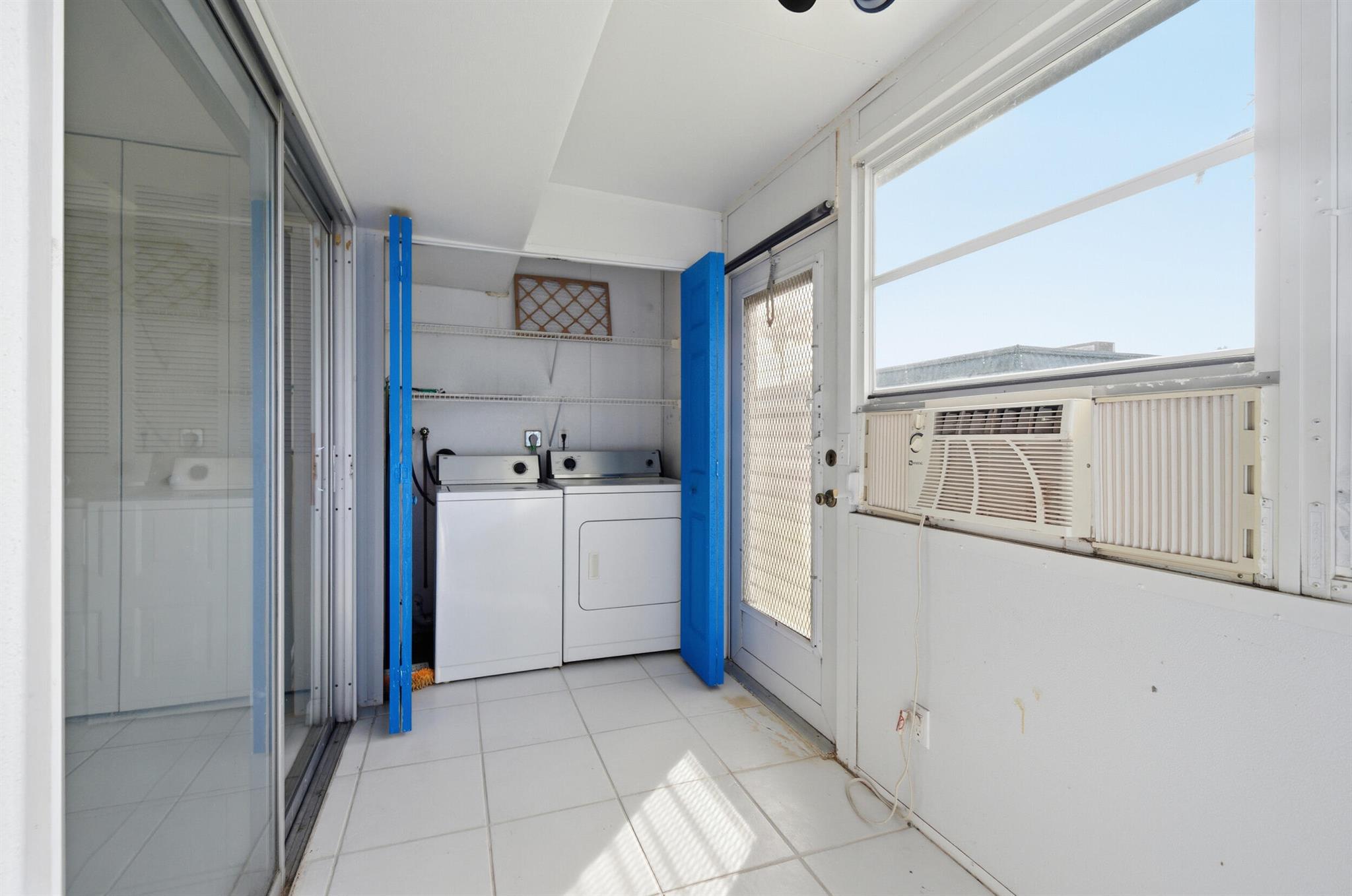 KINGS POINT - Residential