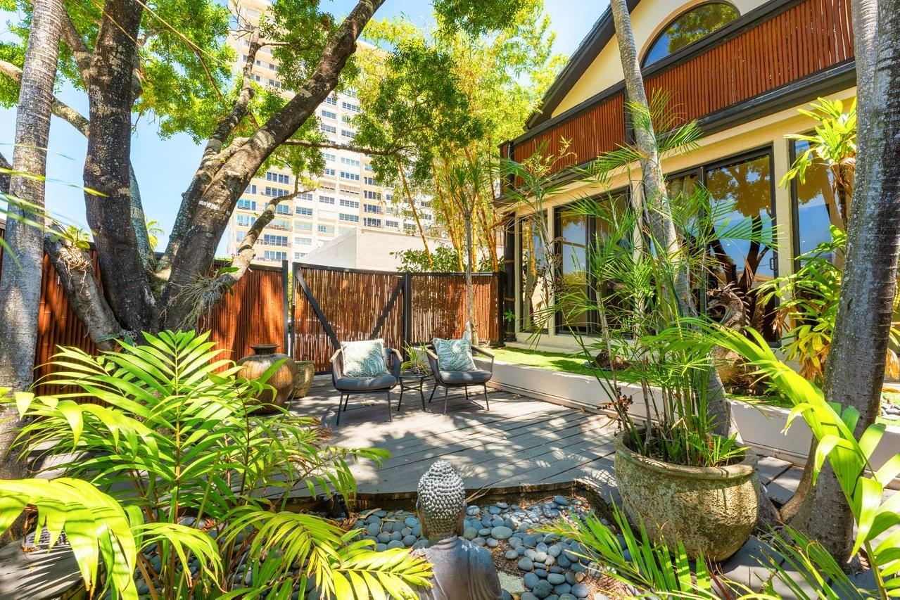 324 Riviera Isle Dr