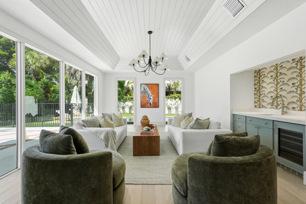 Photo of 11845 PEBBLEWOOD Drive, Wellington, FL 33414 (MLS # B26092622)
