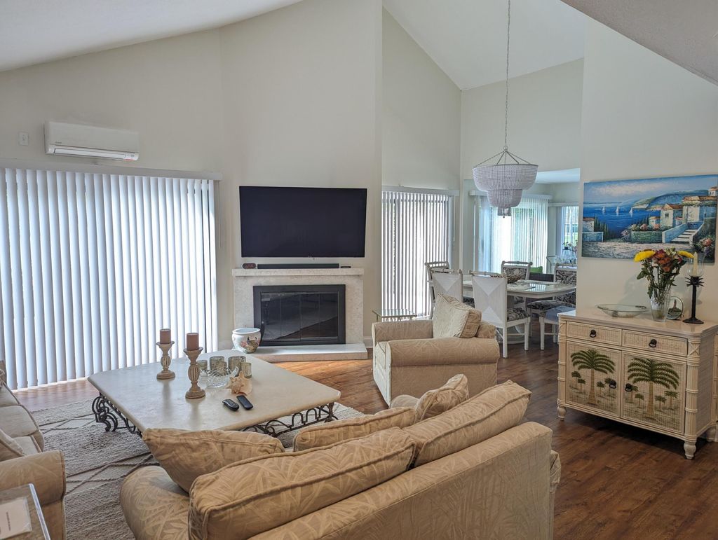 Photo of 17042 Traverse Circle, Jupiter, FL 33477 (MLS # B26030017)